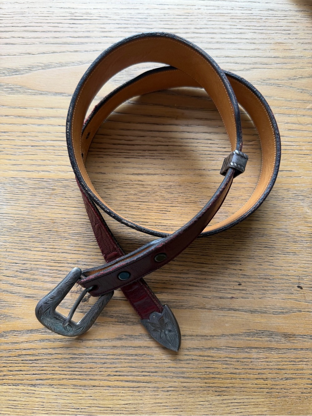 Men's Leather Western-Style Belt in Burgundy